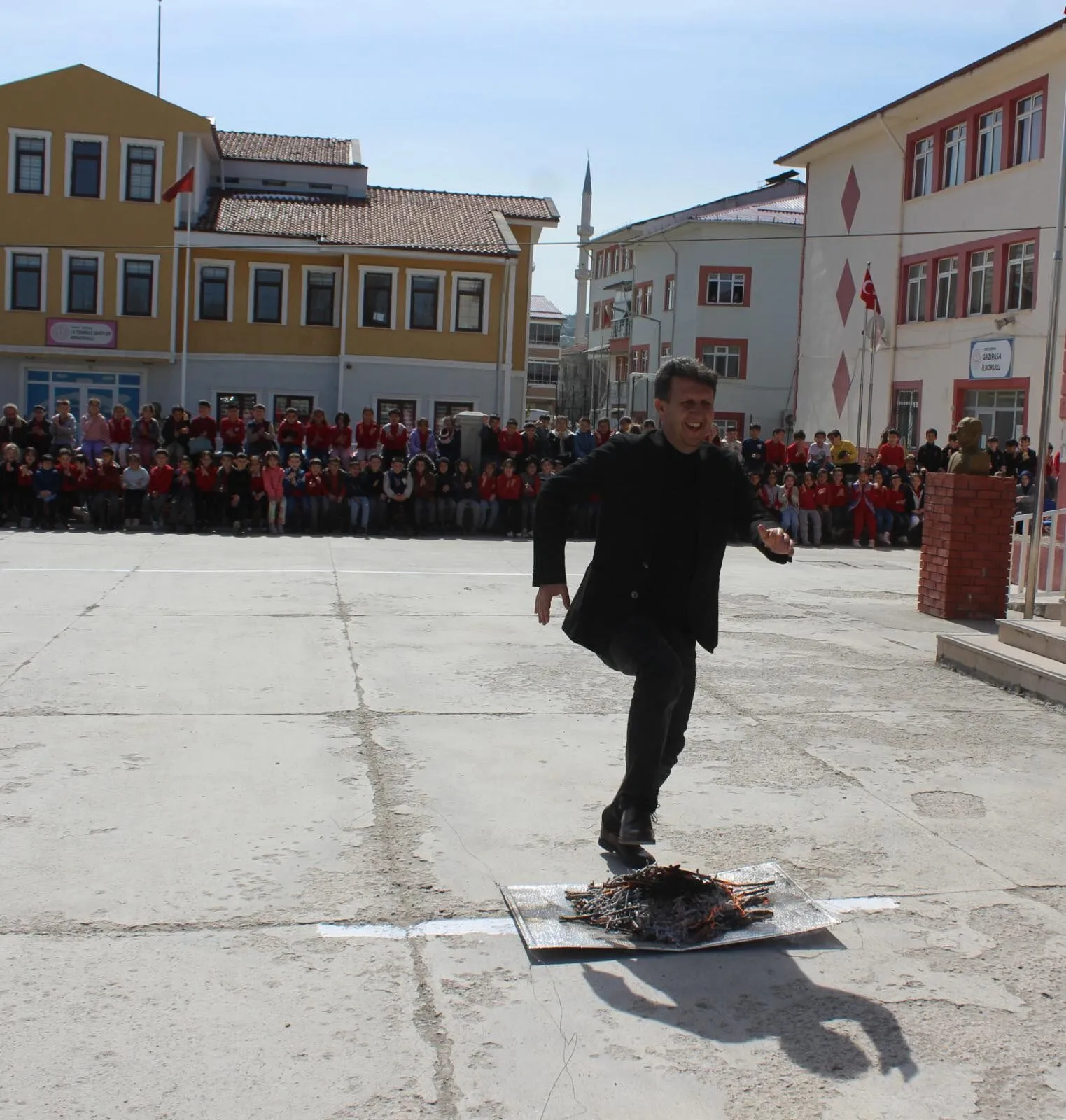 Artova’da Öğrencilerin Hazırladığı Nevruz Kutlamaları Büyük İlgi Gördü