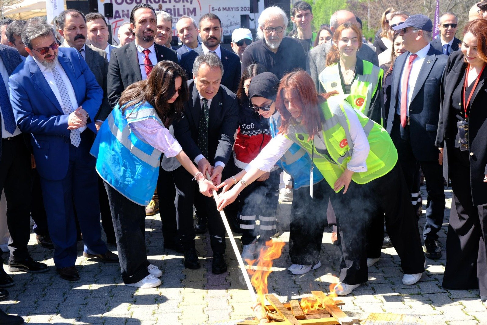 TOGÜ’de Hıdırellez Coşkusu: Festival Ateşi Tokat’ta Yandı