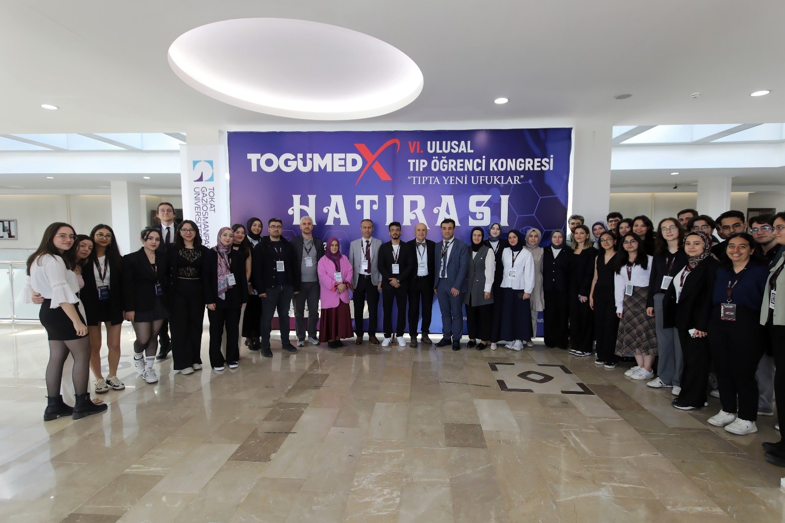 TOGÜMED VI. Ulusal Tıp Öğrenci Kongresi'nde Bir İlk: Canlı Ameliyat Heyecanı!