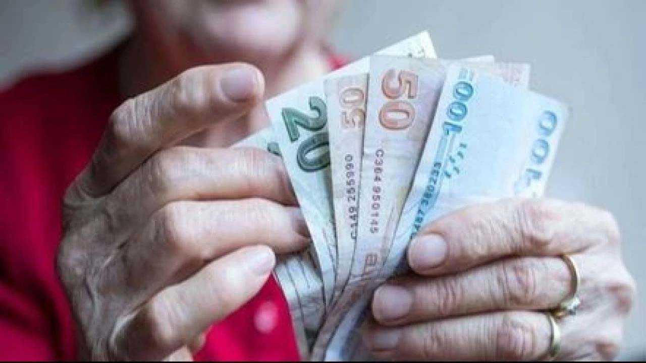 15 Milyon Emekliye Müjde: Maaşını Bankadan Alana 11 Bin TL Nakit Destek