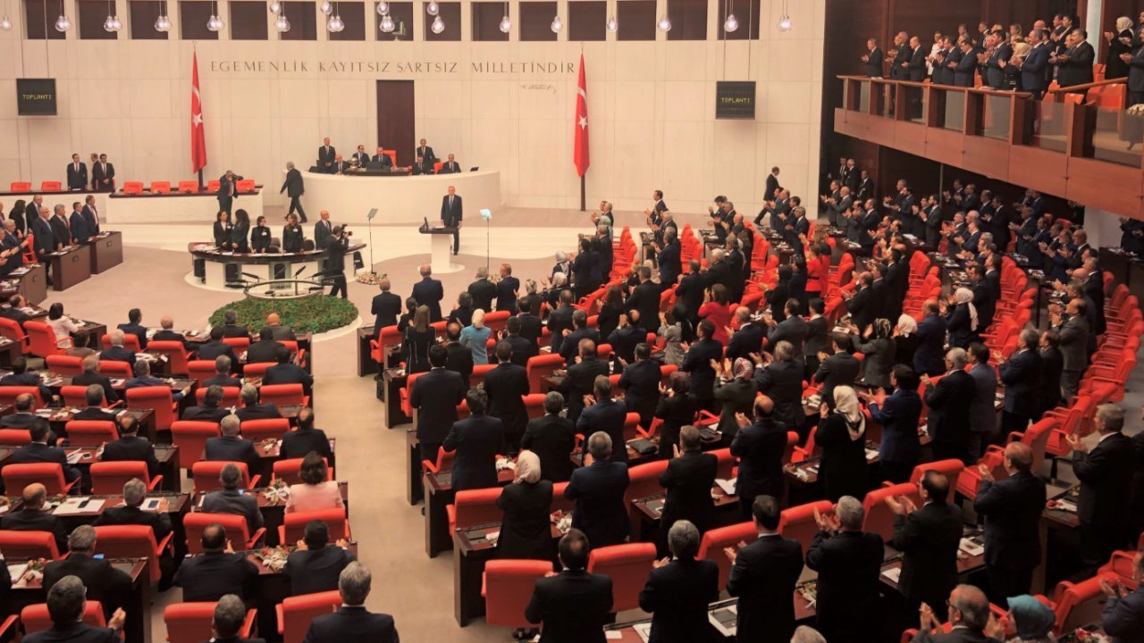 TBMM Onayladı: Emekliye 44.000 TL Devlet Destekli Kredi Fırsatı!