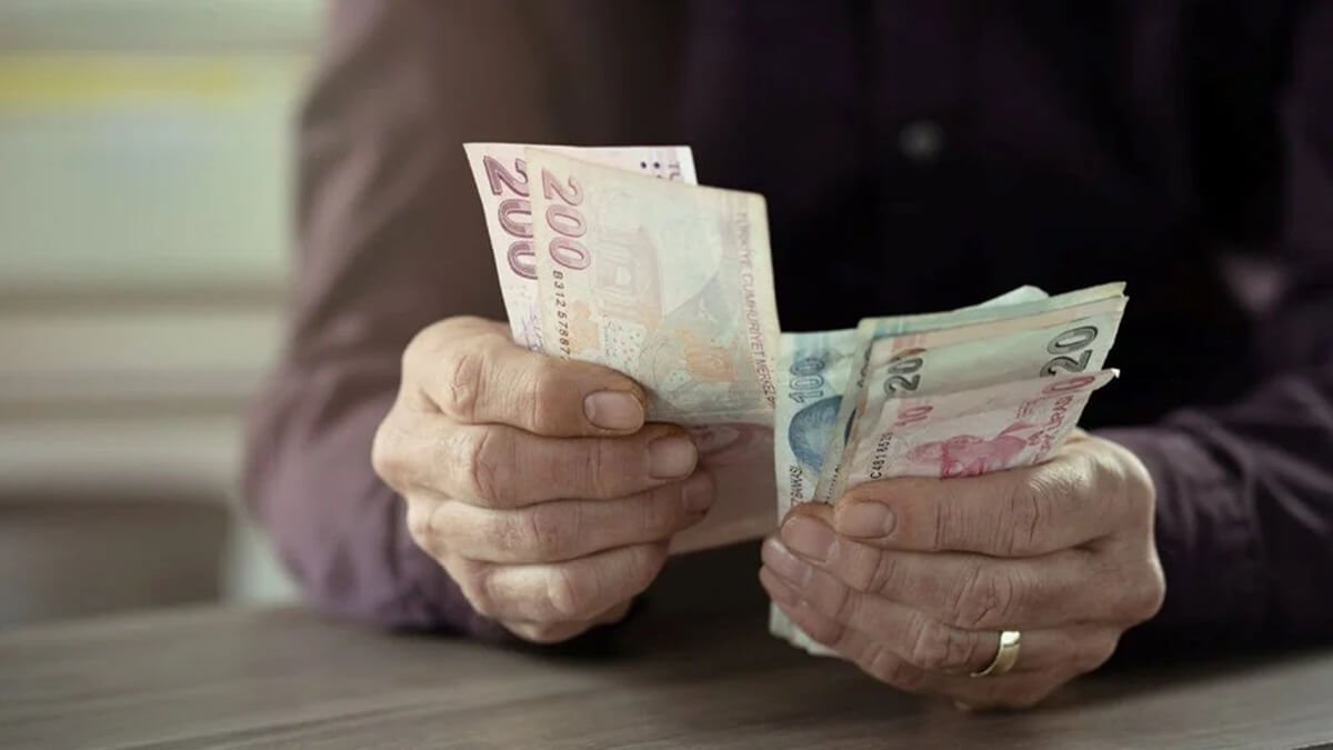 VakıfBank’tan Emeklilere 33.000 TL Kredi Desteği! Faiz Düşük, Onay Anında